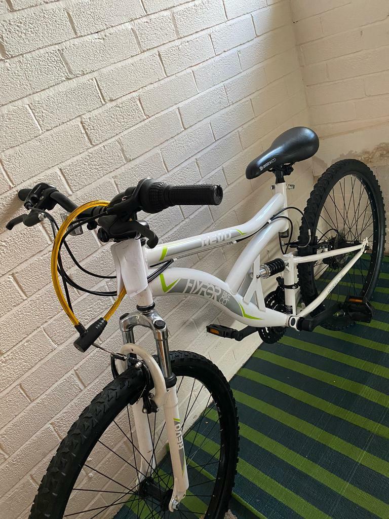 hyper revo mountain bike
